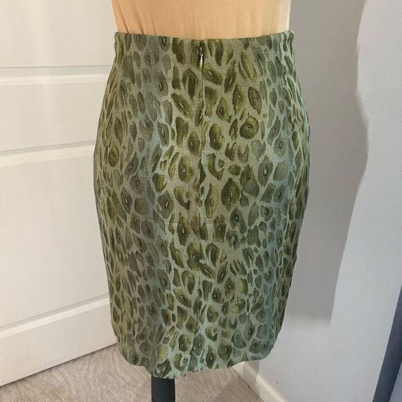 Liz Claiborne Green Patterned Knee Length Skirt - Picture 3 of 4
